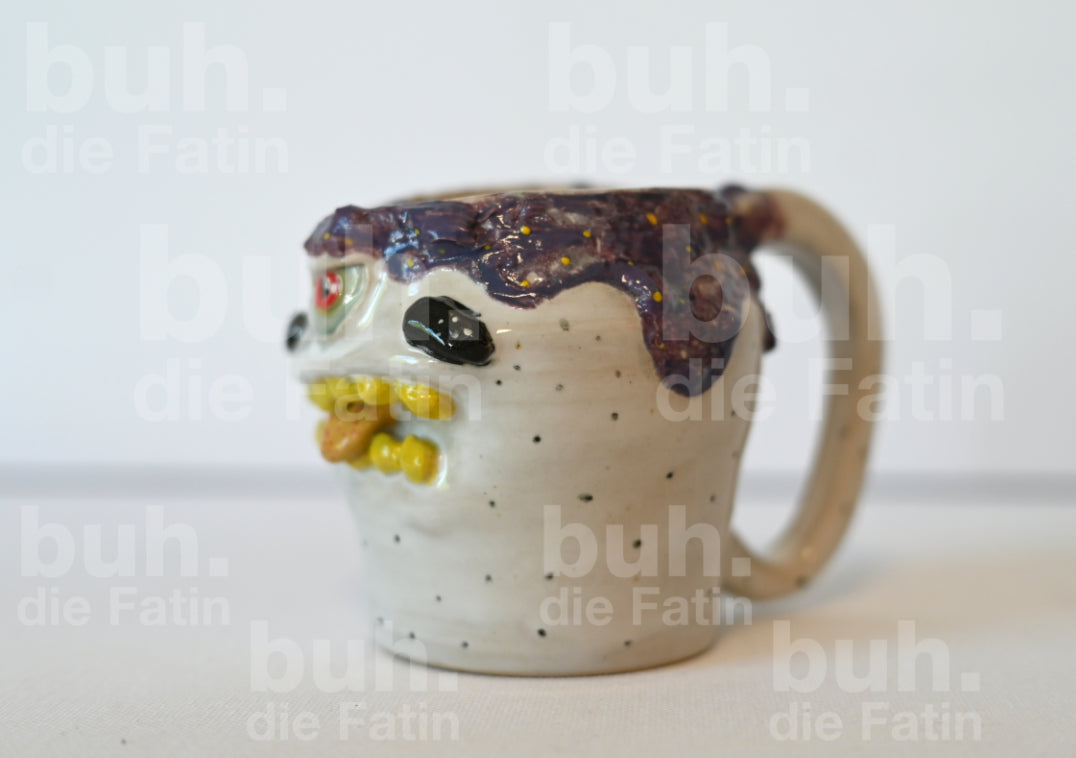 Monstertasse in weiß mit Lila – handgefertigtes Unikat mit Charakter - 255ml