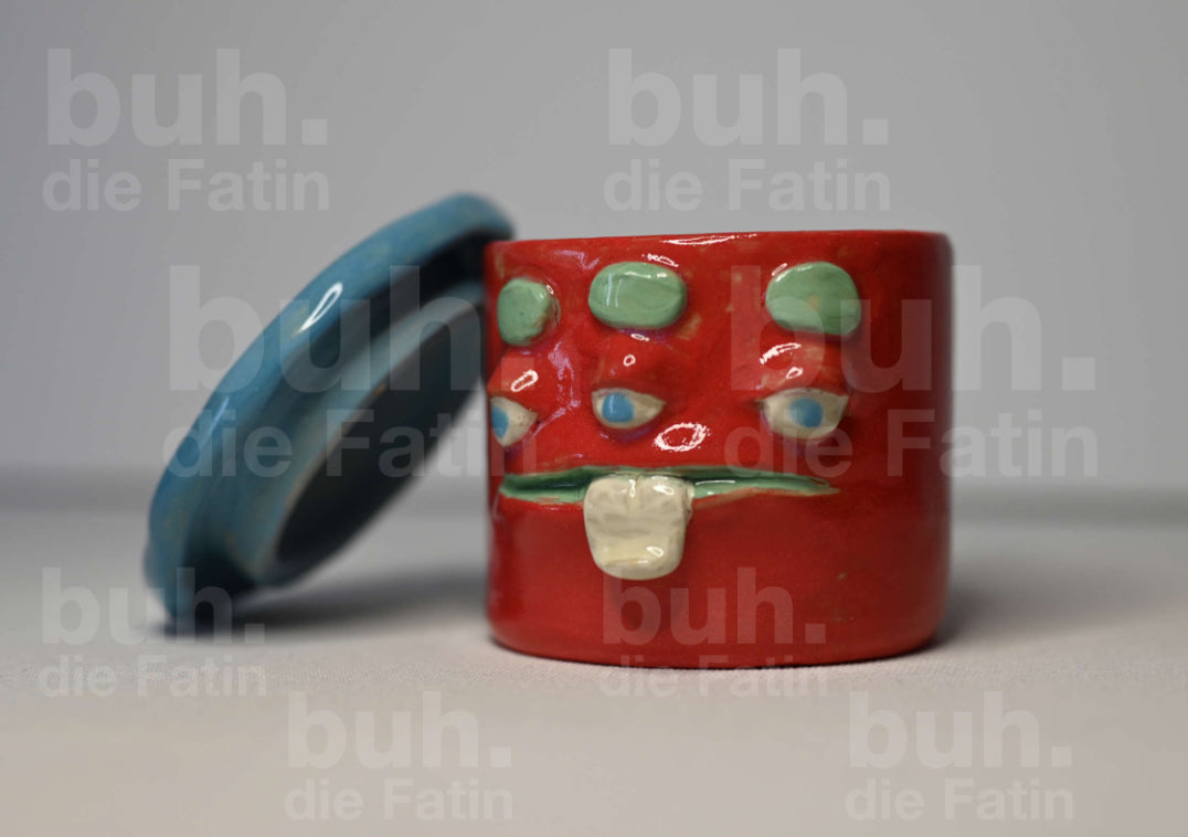 Rote Monstertasse mit Deckel- handgefertigtes Unikat mit Charakter - 190 ml